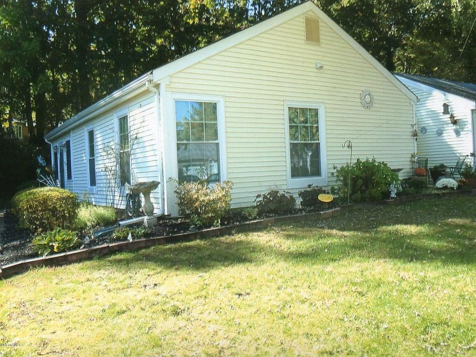 1st image of 5A Barberry Dr