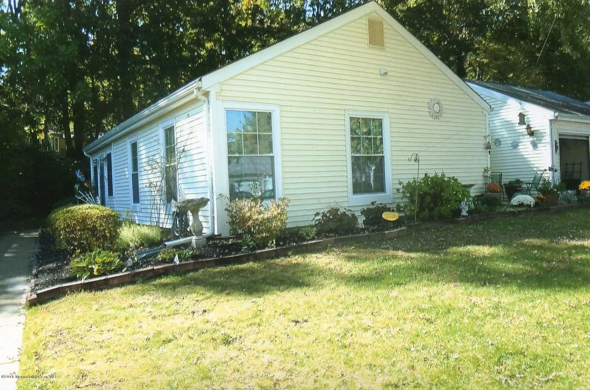 5A Barberry Dr photo 1