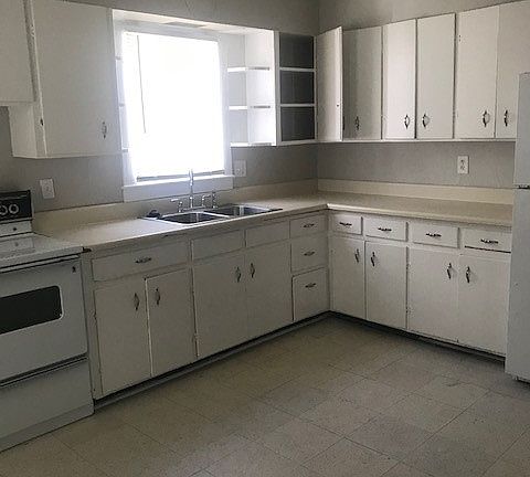 3rd image of 104 W Southwerk St