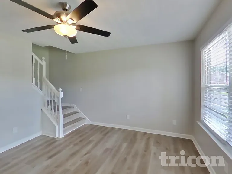 603 Hounds Run — Photo 3