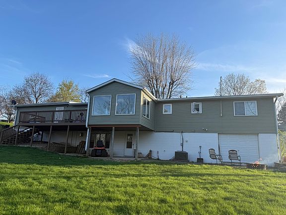 3rd image of 111 Sunset Ln