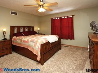 1569 Morton St, Lincoln, NE 68521