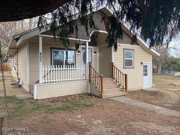 2nd image of 803 Rainier Ave E