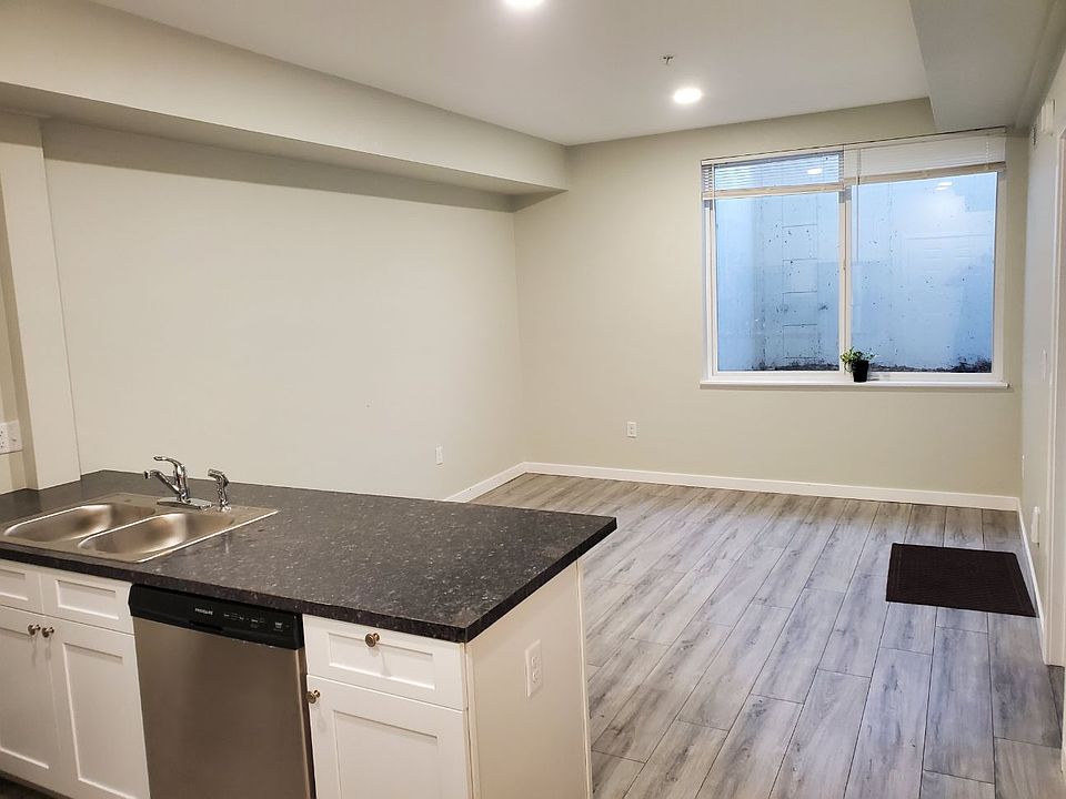 1st image of 1601 Kimbark St #B12