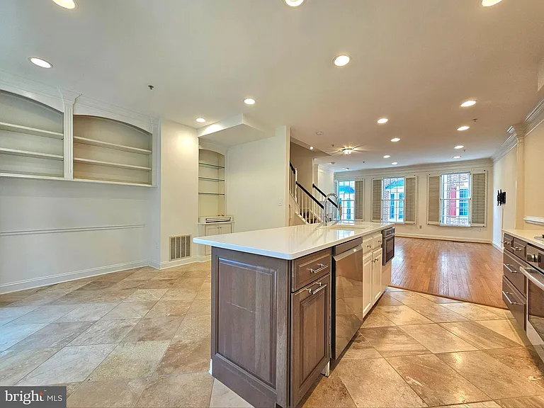315 Hearthstone Mews — Photo 14