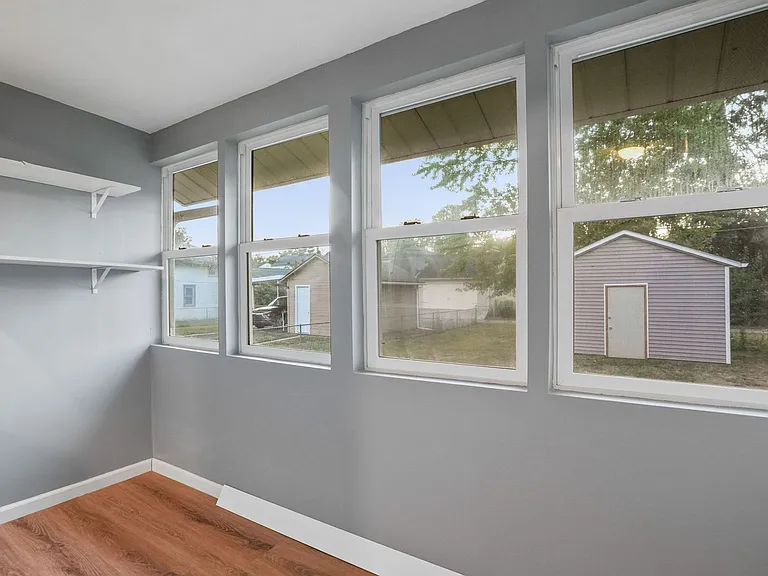 112 Linden Ave — Photo 9