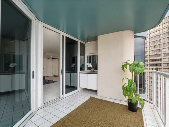 1212 Nuuanu Ave APT 2402, Honolulu, HI 96817