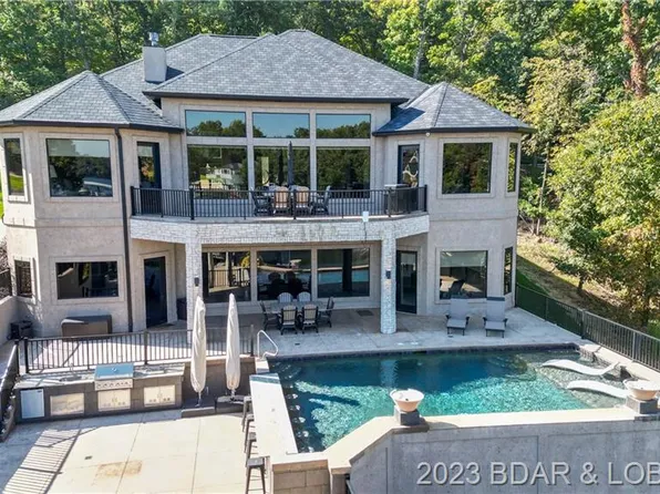 448 Via Del Lago Dr, Sunrise Beach, MO 65079