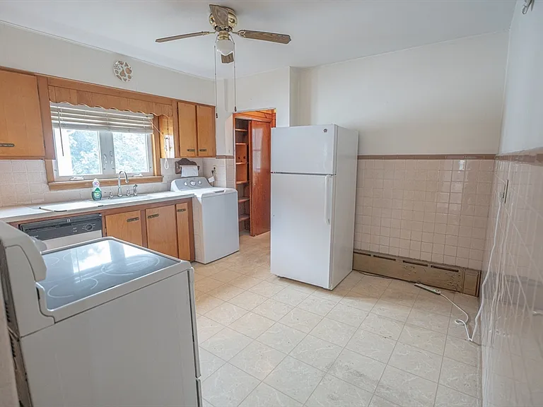 130 Francis St #2 — Photo 10