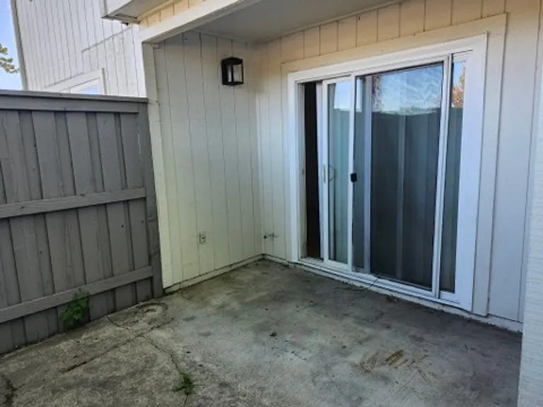 Sonoma Court Townhomes — Photo 15