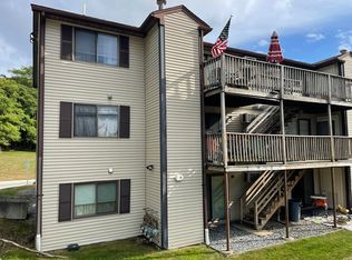 175 Willard St APT 27, Lowell, MA 01850