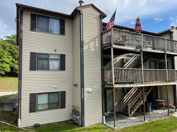 175 Willard St APT 27, Lowell, MA 01850
