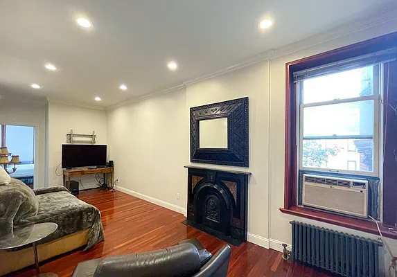 Rented by Oxford Property Group | media 16