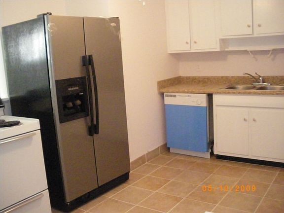 Updated Kitchen - new flooring, countertop and appliances