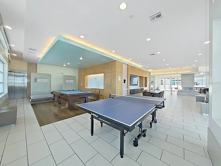111 N 12th St #1810 — Photo 37