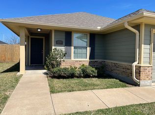 1290 Cottage Grove Cir, Bryan, TX 77801