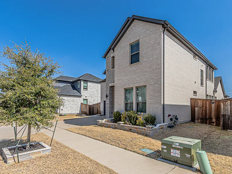 11356 Four Roses Trl — Photo 3