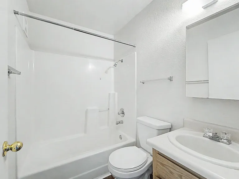 Joshua Tree Apartments — Photo 23