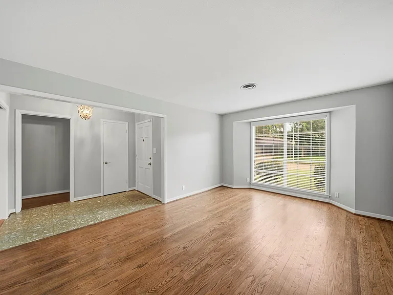 4614 Hummingbird St — Photo 10