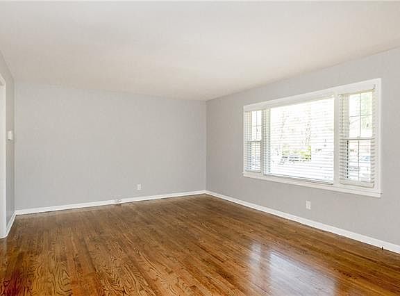 5th image of 507 E 92nd St