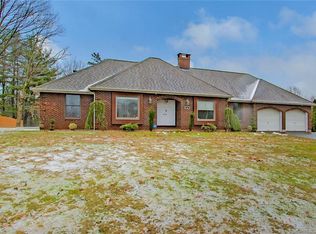 80 Willowbrook Rd, Cromwell, CT 06416