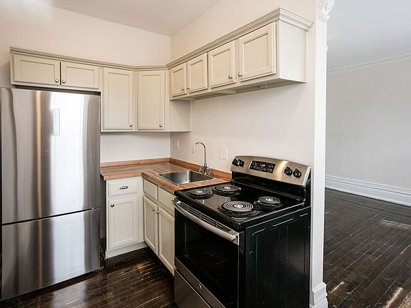 5th image of 127 Seward Ave #203