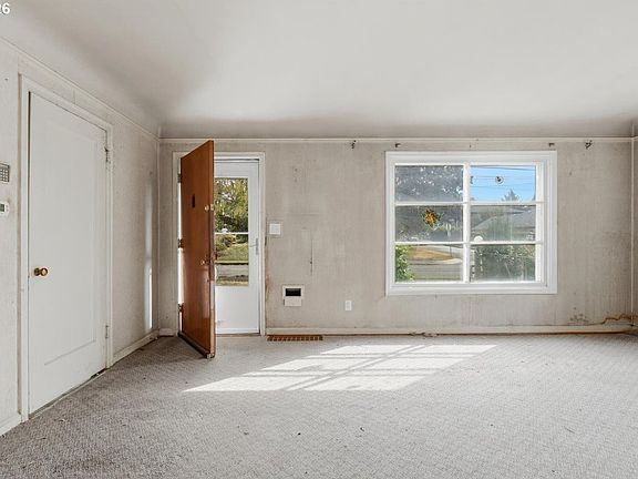 3rd image of 3545 SE 74th Ave
