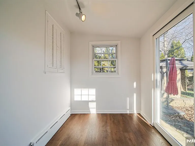 18 Lakeview Ave #181 — Photo 2