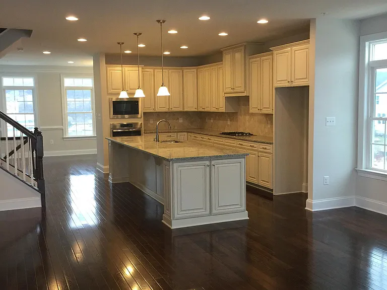 401 Gladstone Ct — Photo 23