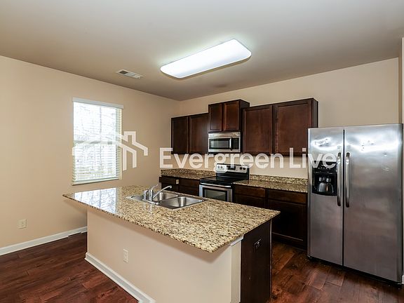 5th image of 1004 Eldon Ln