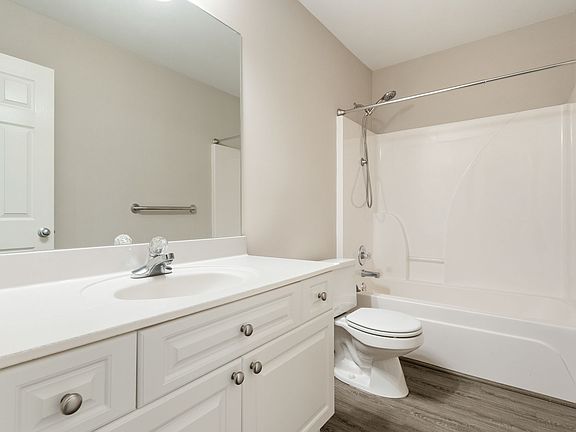 3rd image of 114 Hayesbury Ln