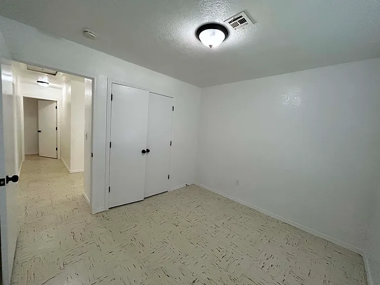 224 Bainbridge Ave — Photo 9