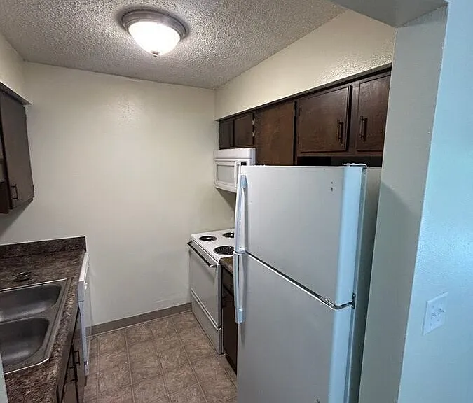 3809 University Ave #18 — Photo 4