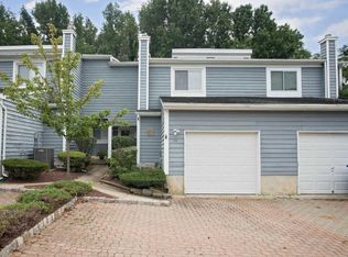 29 Spring Ct, Tinton Falls, NJ 07724