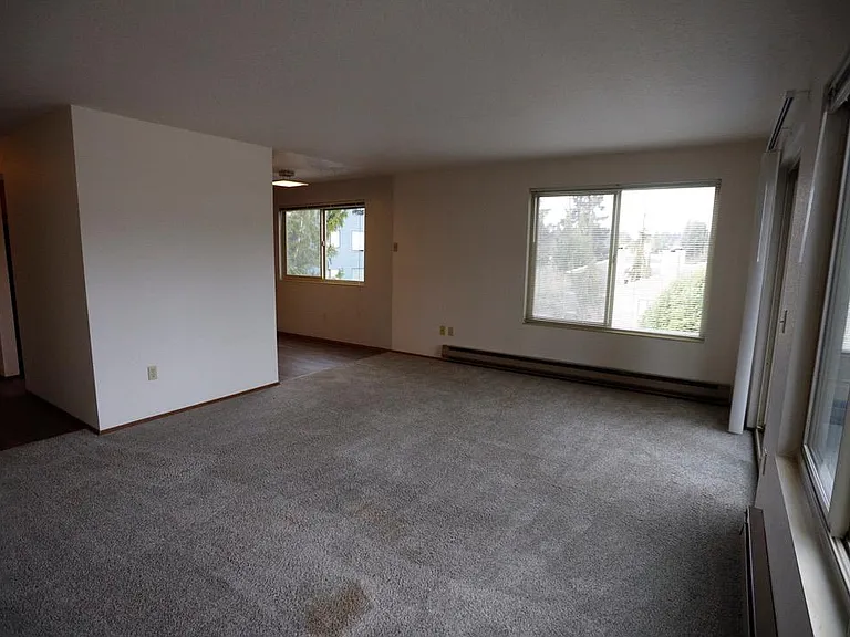 314 N 134th St #101 — Photo 9