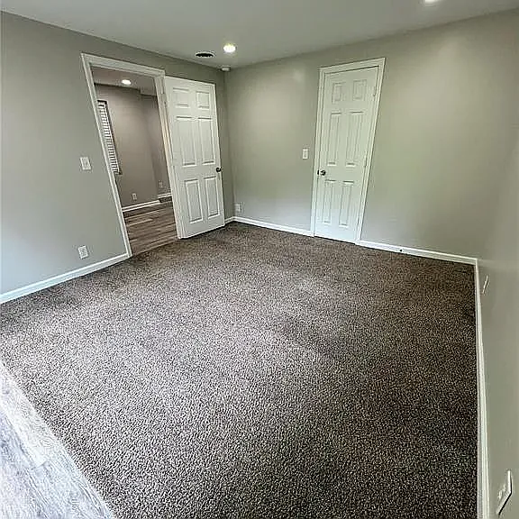 330 Crowe St — Photo 5