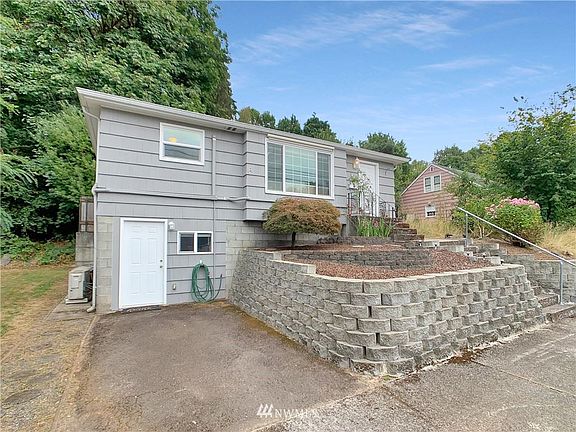3rd image of 804 N 4th Ave