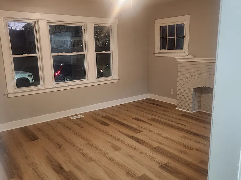 388 Lisbon Ave #7-8-9 — Photo 7