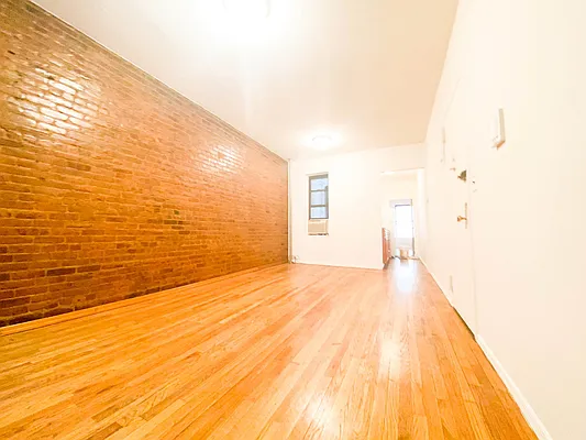 Rented by RealTegrity NY LLC | media 2