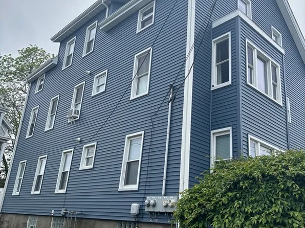 47 Summerfield St, Fall River, MA 02720