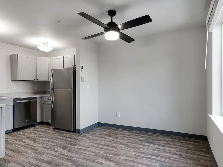 Violet Meadows Apartments — Photo 13