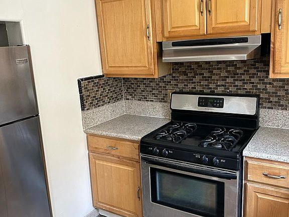 5th image of 3705 Veteran Ave #B