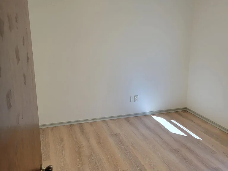 NEW LVP FLOORS - GREAT LIGHT