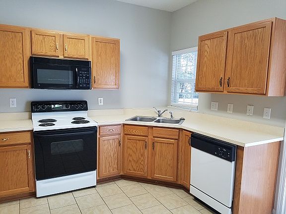 5th image of 8058 Stoneham Ct #1