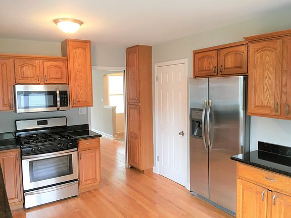 4th image of 1257 Mandel Ave