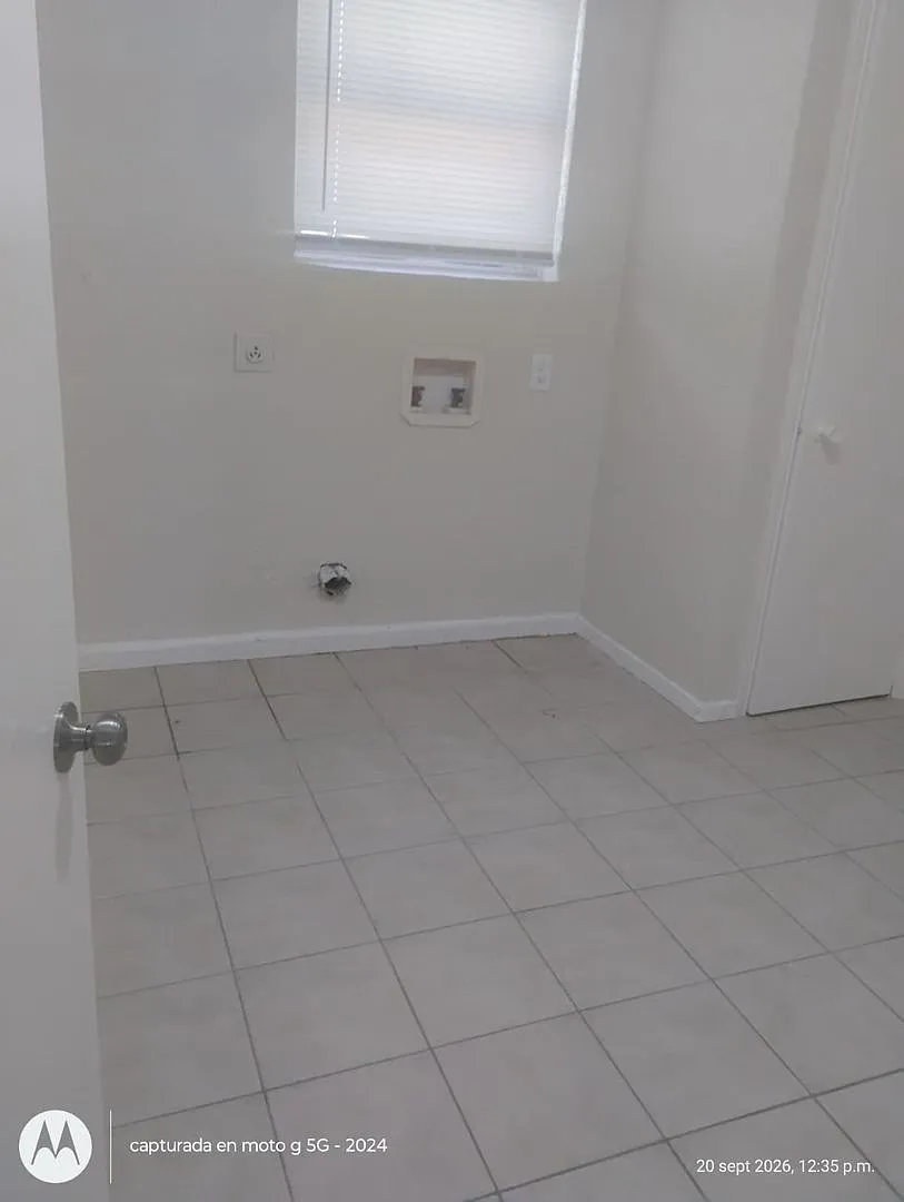 Beautiful 3 Bedroom 1.5 Bathroom in Garland! — Photo 4