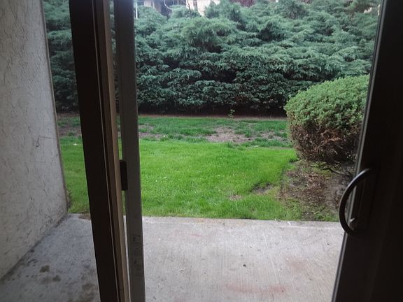 5th image of 12424 NE 145th St APT C10