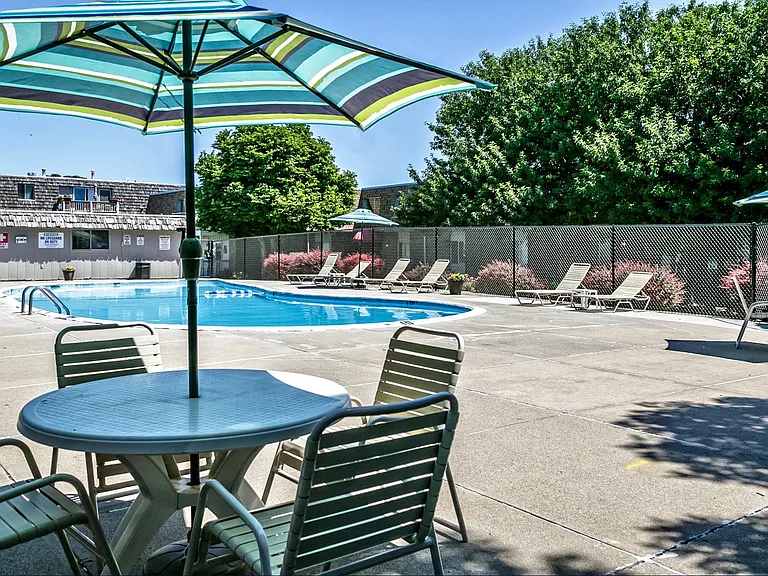 Chateau Bellevue — Photo 12