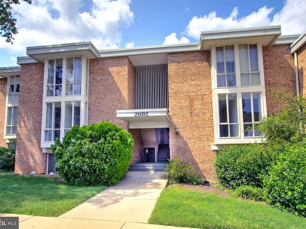 2602 Indian Dr #70, Alexandria, VA 22303