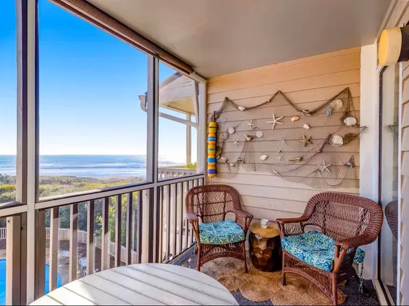2111 W Fort Macon Rd #300, Atlantic Beach, NC 28512